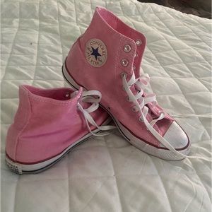 Men’s pink high top converse, great used condition!